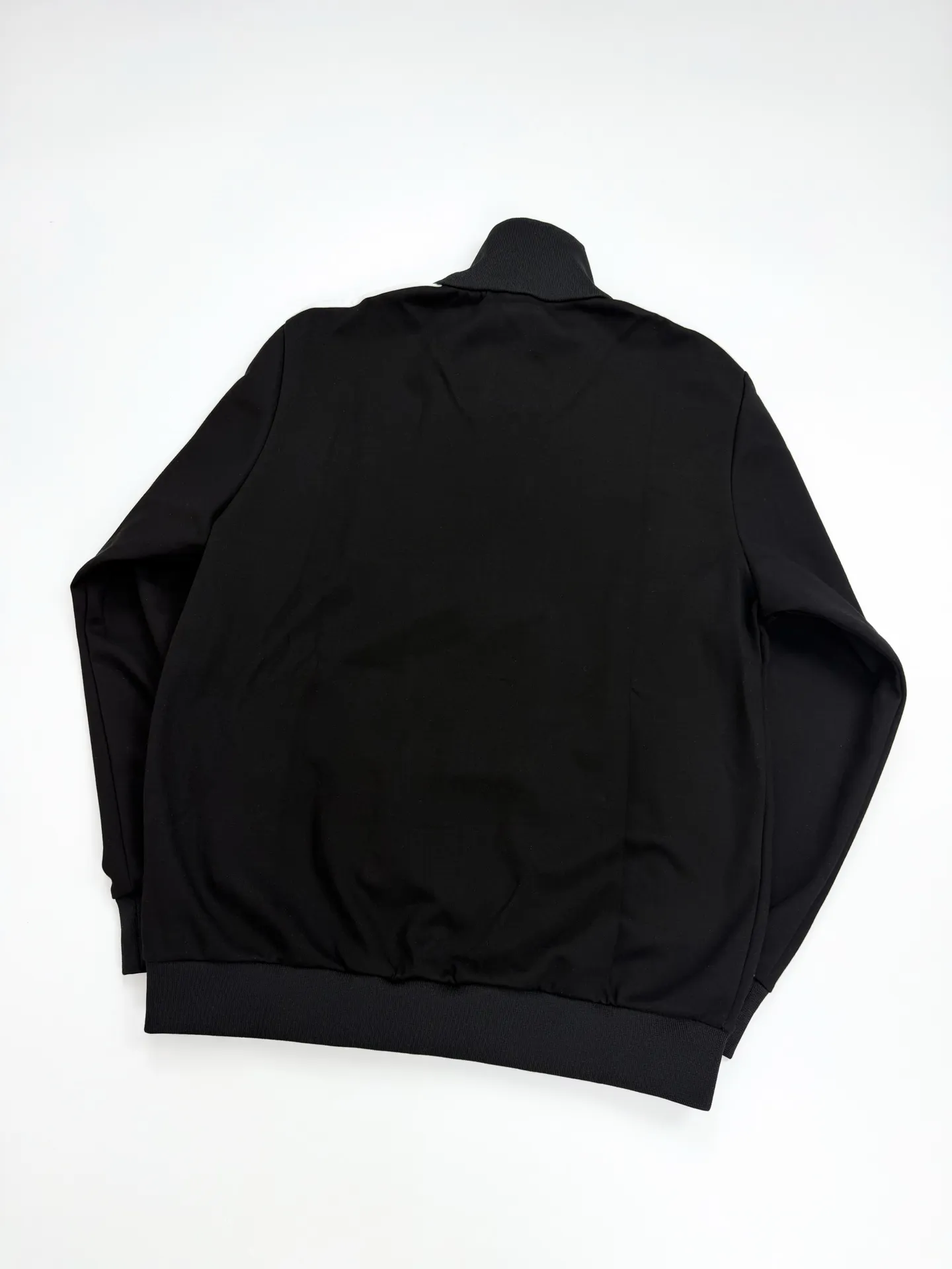 #B 193 P135 2026 Adidas｜ ｜ Retro ｜ • Classic ： Adidas logo ， ， ， ， ， ， 。 • ： ， ， ， ， 。 ， ， ， ； 、 、 ， ，Rebound ， ， ， 。 • ： ， ， ， 、 ， ， 。 ， ， 。 Classic ， ， ， ， ～ ：Black Navy Blue S 67 108 60 88 155-165 100 M 69 112 61.5 91 160-170 100-120 L 71 116 63 94 165-175 120-140 XL 73 120 64.5 97 170-180 140-160 2XL 75 124 66 100 175-185 160-180